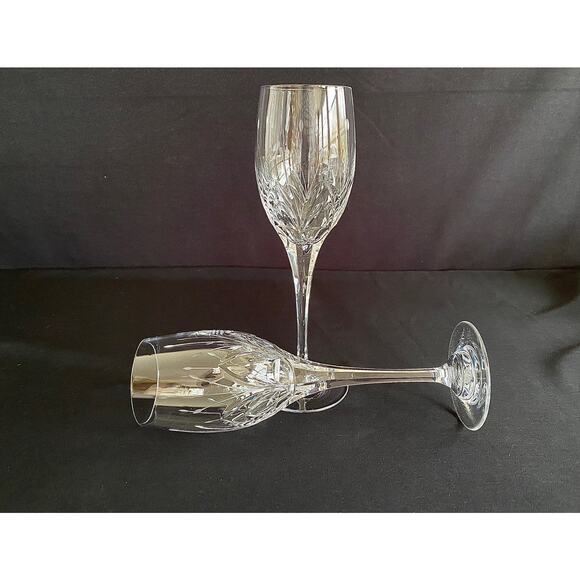 Set of 2 Mikasa Petit Point Wine Glasses | Cut Crystal - Picture 5 of 6